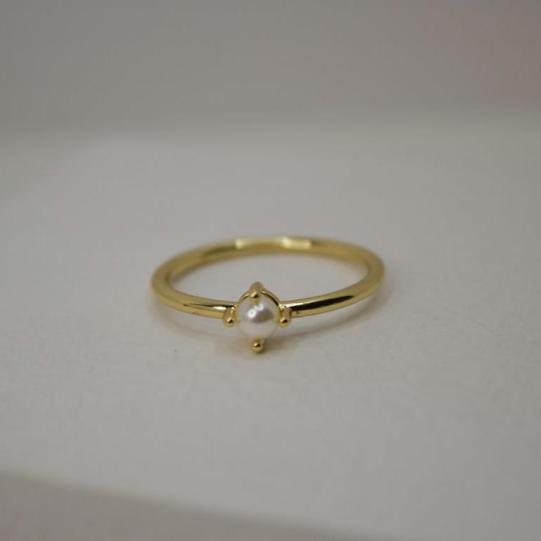 Little Pearl - Stackable Ring