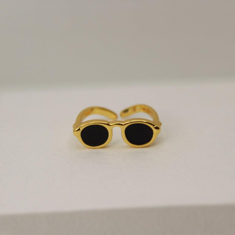 Sunglass Chic Ring