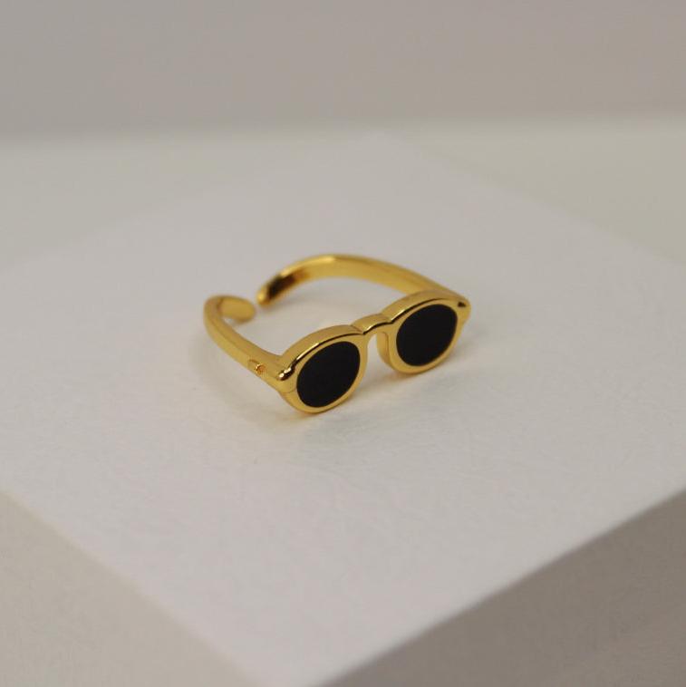 Sunglass Chic Ring