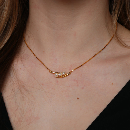 Golden Floating Pearls Necklace